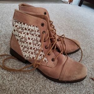 Lace detail boots